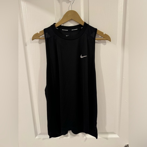 Nike Tops - 2xl Nike light weight workout tank top